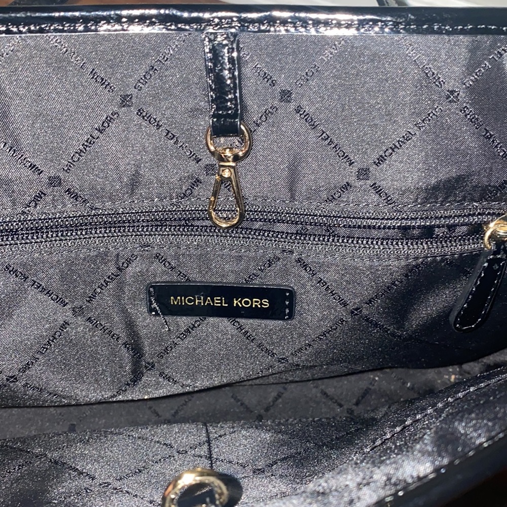 Michael Kors Jet Set Travel Tote - Picture 11 of 13